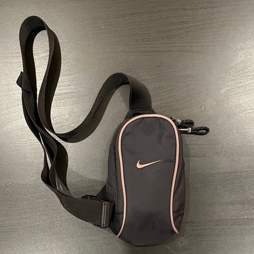 Nike Sportswear Essentials Crossbody Bag (Black and Brown)
